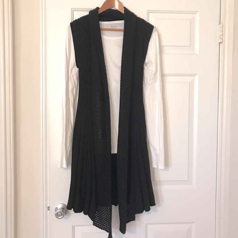 📦BCBGMAXAZRIA Drapey Sweater Vest